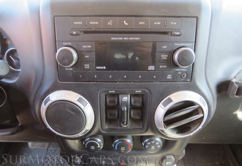 2015 Jeep Wrangler Unlimited - Image 38