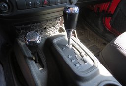 2015 Jeep Wrangler Unlimited - Image 40