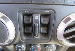 2015 Jeep Wrangler Unlimited - Image 39