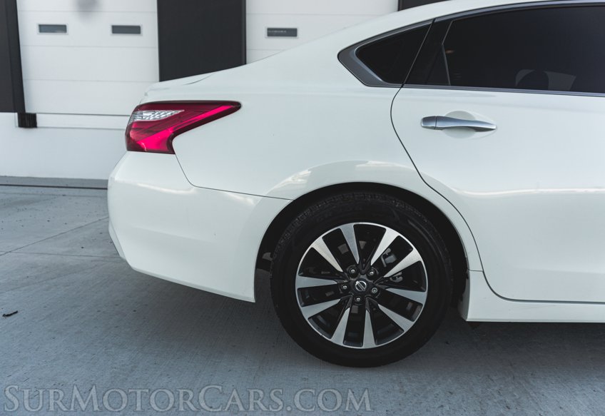 2017 Nissan Altima - Image 12