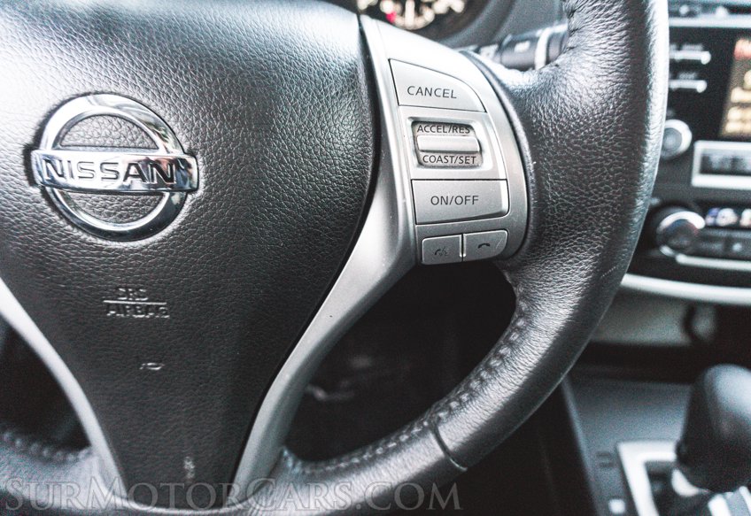2017 Nissan Altima - Image 35
