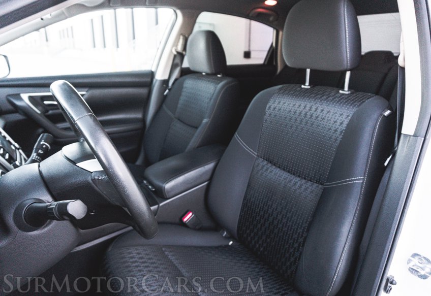 2017 Nissan Altima - Image 26
