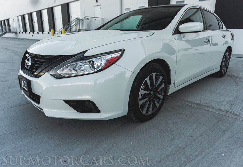 2017 Nissan Altima - Image 2