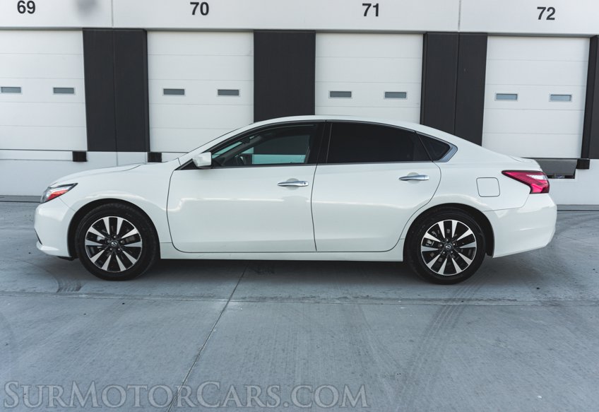 2017 Nissan Altima - Image 14