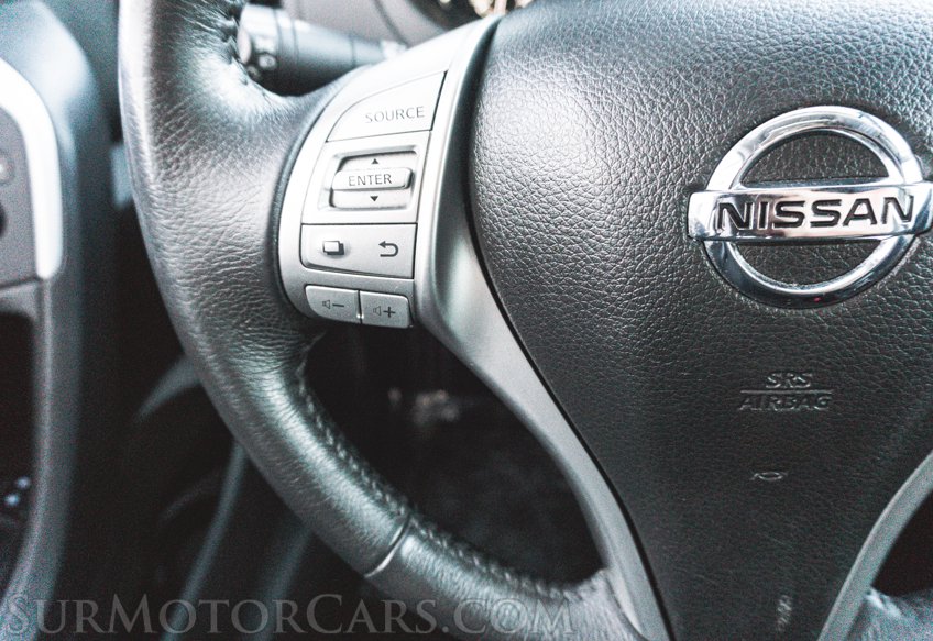 2017 Nissan Altima - Image 29