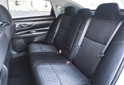 2017 Nissan Altima - Image 33