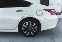 2017 Nissan Altima - Image 15