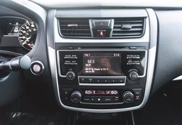 2017 Nissan Altima - Image 27