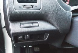 2017 Nissan Altima - Image 22