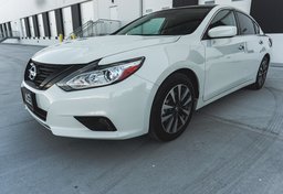 2017 Nissan Altima - Image 2