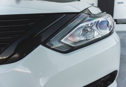 2017 Nissan Altima - Image 9
