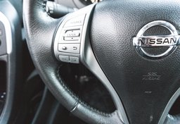 2017 Nissan Altima - Image 29