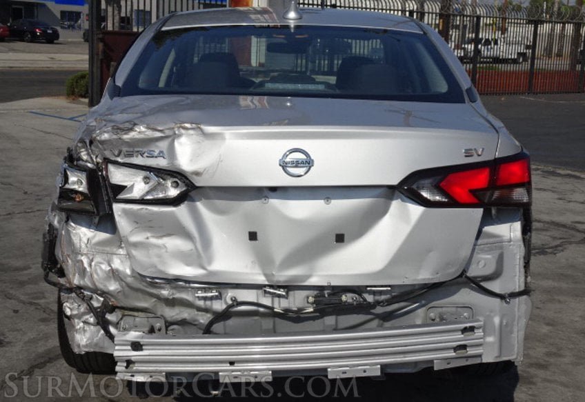 2020 Nissan Versa - Image 12