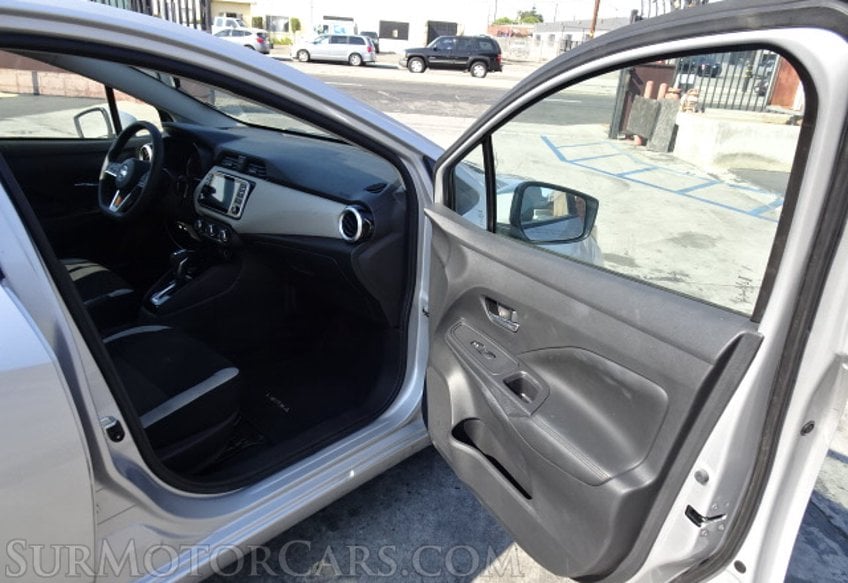 2020 Nissan Versa - Image 17