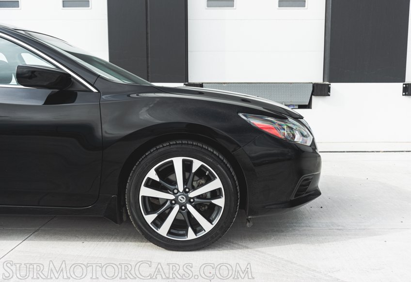 2017 Nissan Altima - Image 8
