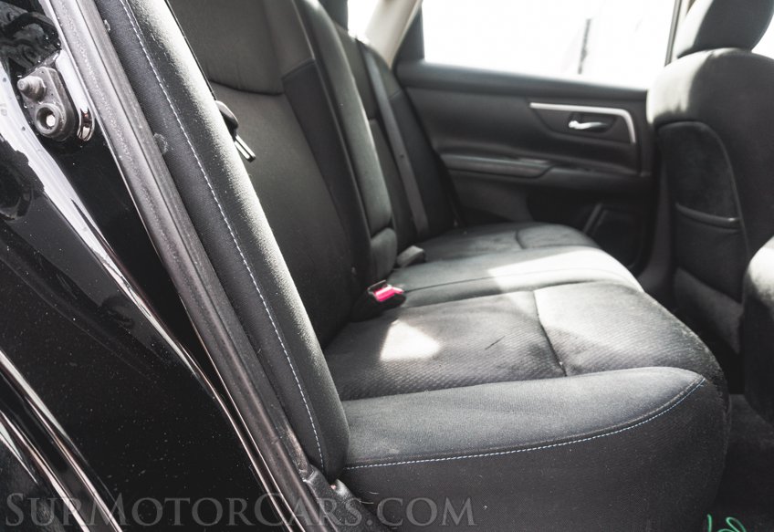 2017 Nissan Altima - Image 39