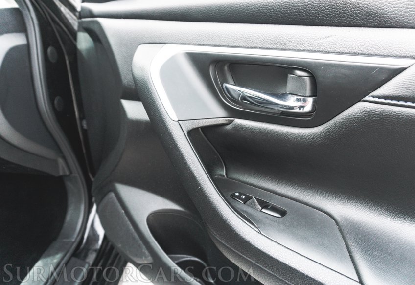 2017 Nissan Altima - Image 20