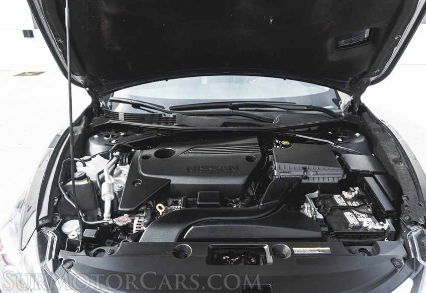 2017 Nissan Altima - Image 40