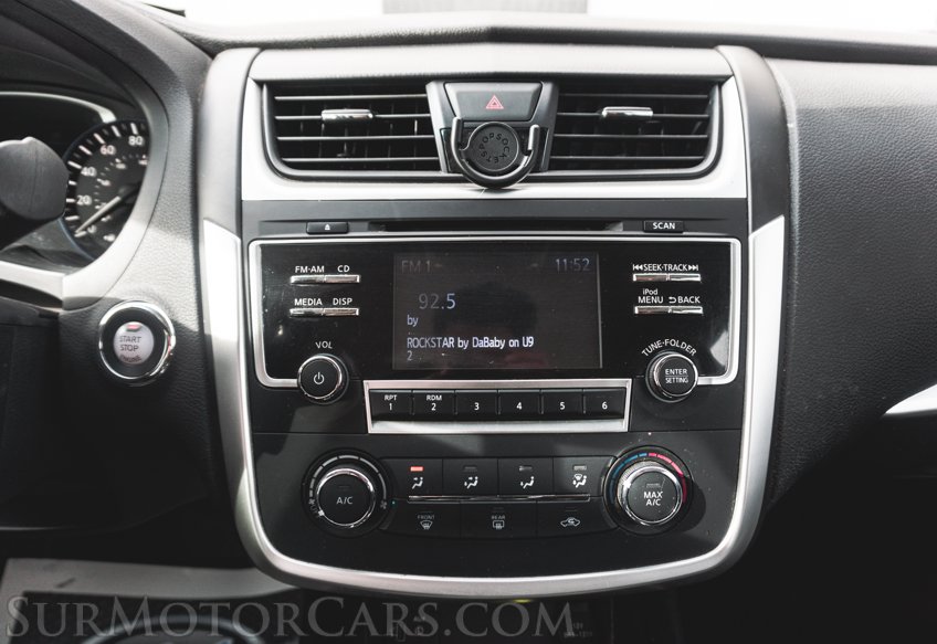 2017 Nissan Altima - Image 25