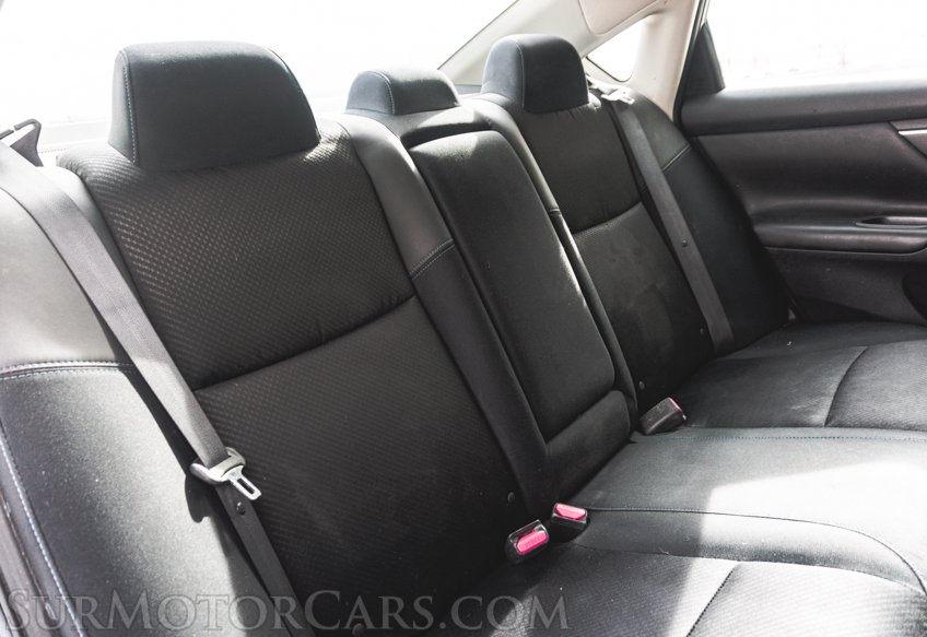2017 Nissan Altima - Image 28