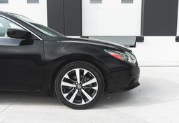 2017 Nissan Altima - Image 8