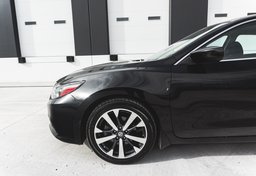 2017 Nissan Altima - Image 11
