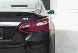 2017 Nissan Altima - Image 17