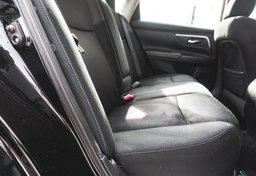 2017 Nissan Altima - Image 39