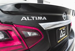 2017 Nissan Altima - Image 16