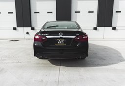 2017 Nissan Altima - Image 18