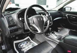 2017 Nissan Altima - Image 34