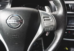 2017 Nissan Altima - Image 24