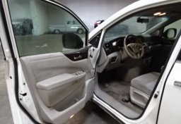 2015 Nissan Quest - Image 19