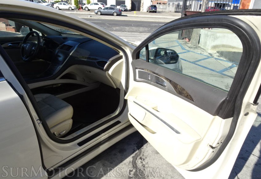 2015 Lincoln MKZ - Image 22