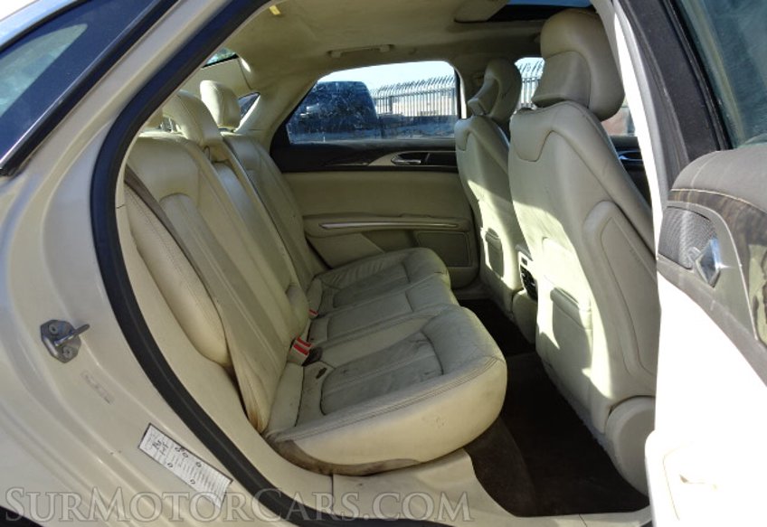 2015 Lincoln MKZ - Image 30