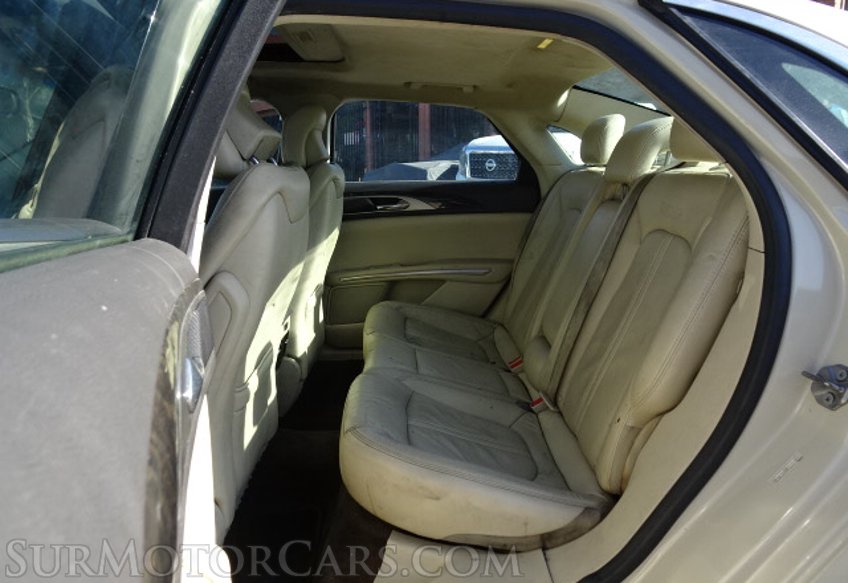 2015 Lincoln MKZ - Image 29