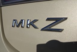 2015 Lincoln MKZ - Image 20