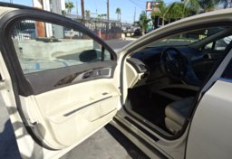 2015 Lincoln MKZ - Image 21