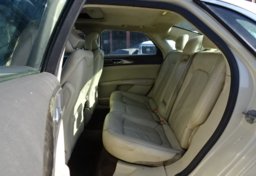 2015 Lincoln MKZ - Image 29