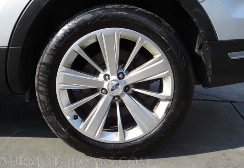 2019 Ford Explorer - Image 17