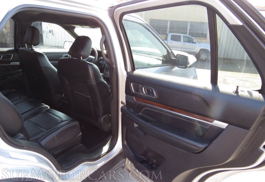 2019 Ford Explorer - Image 25