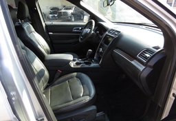 2019 Ford Explorer - Image 29