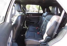 2019 Ford Explorer - Image 30