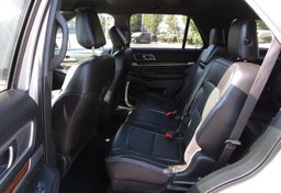 2019 Ford Explorer - Image 32