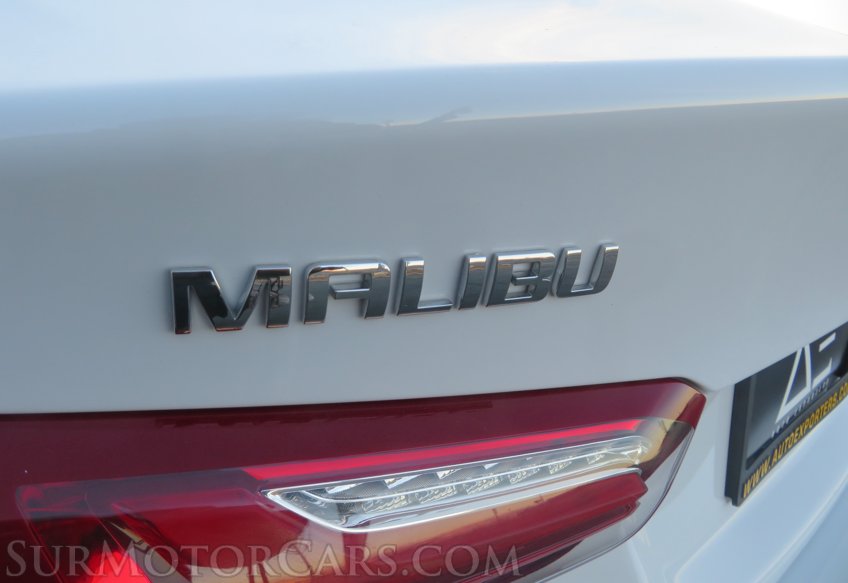 2020 Chevrolet Malibu - Image 19