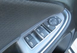 2020 Chevrolet Malibu - Image 37