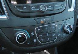 2020 Chevrolet Malibu - Image 35