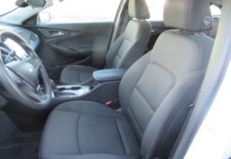 2020 Chevrolet Malibu - Image 25