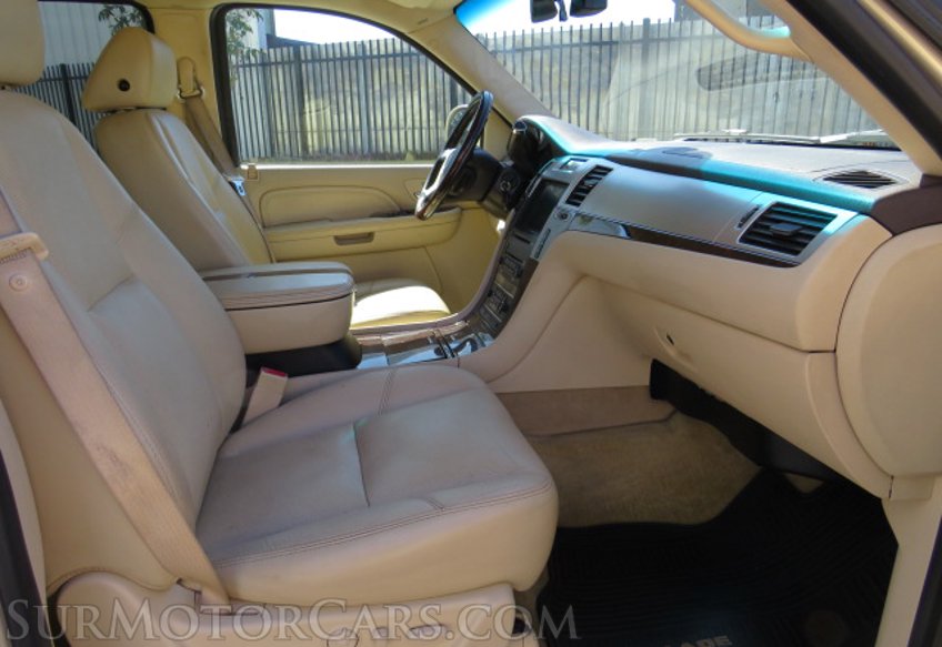 2007 Cadillac Escalade - Image 30