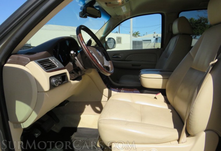 2007 Cadillac Escalade - Image 29